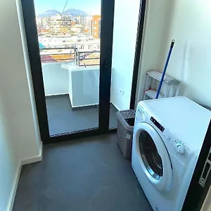 Charming And Bright Center Apartament Tirana