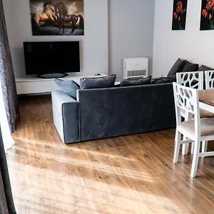 Signature 5 Tirana